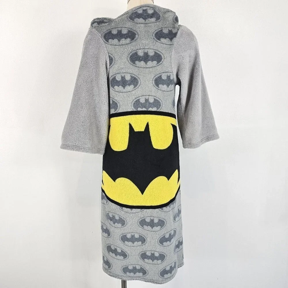 Batman Youth Boys Bath Robe One Size Kids Sizes 4-10 Gray Fleece Bat Back Logo
